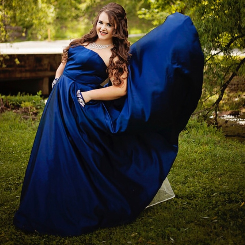 SOLD        Sherri Hill Prom dress (style #50812)